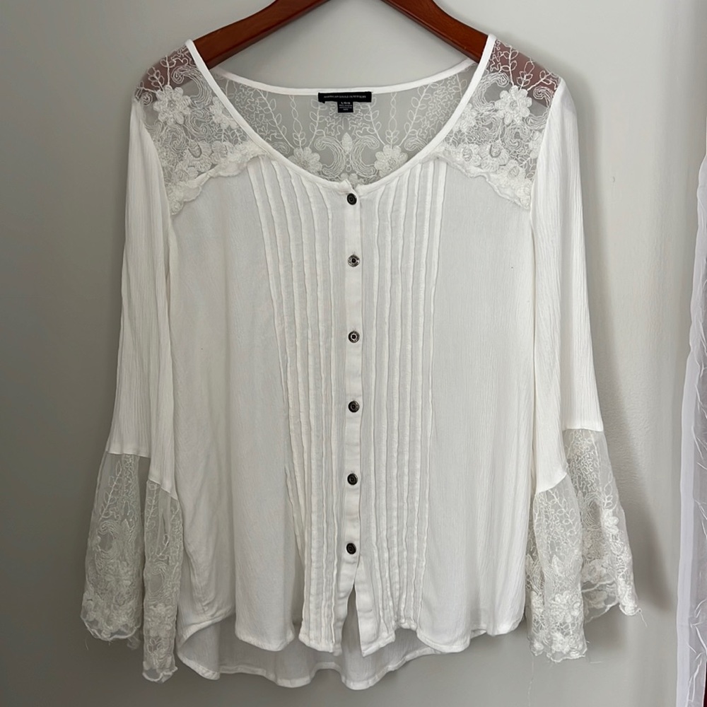 Ivory blouse w/sheer floral lace cuffs